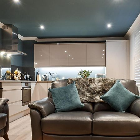 Snugg Villa Whitby Bagian luar foto