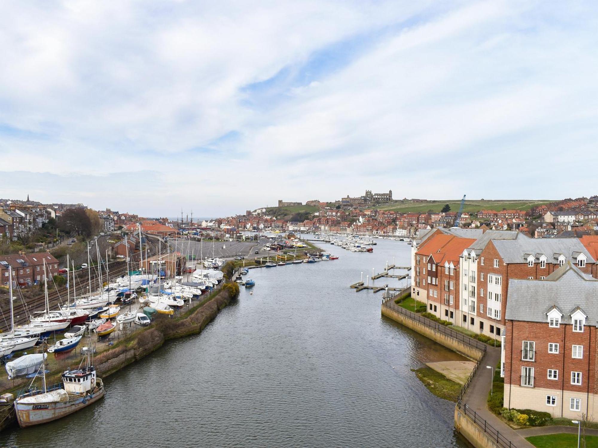 Snugg Villa Whitby Bagian luar foto