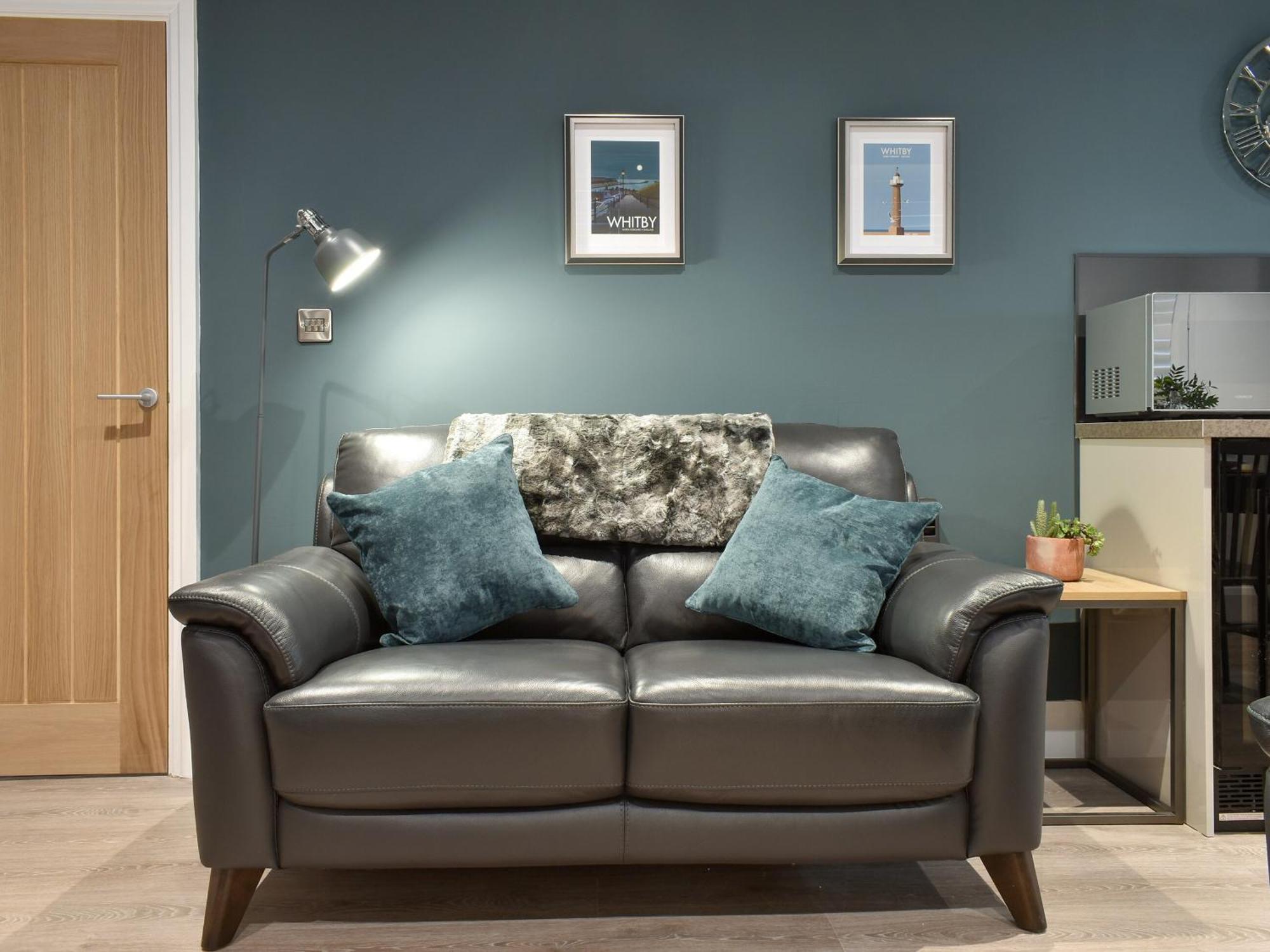Snugg Villa Whitby Bagian luar foto
