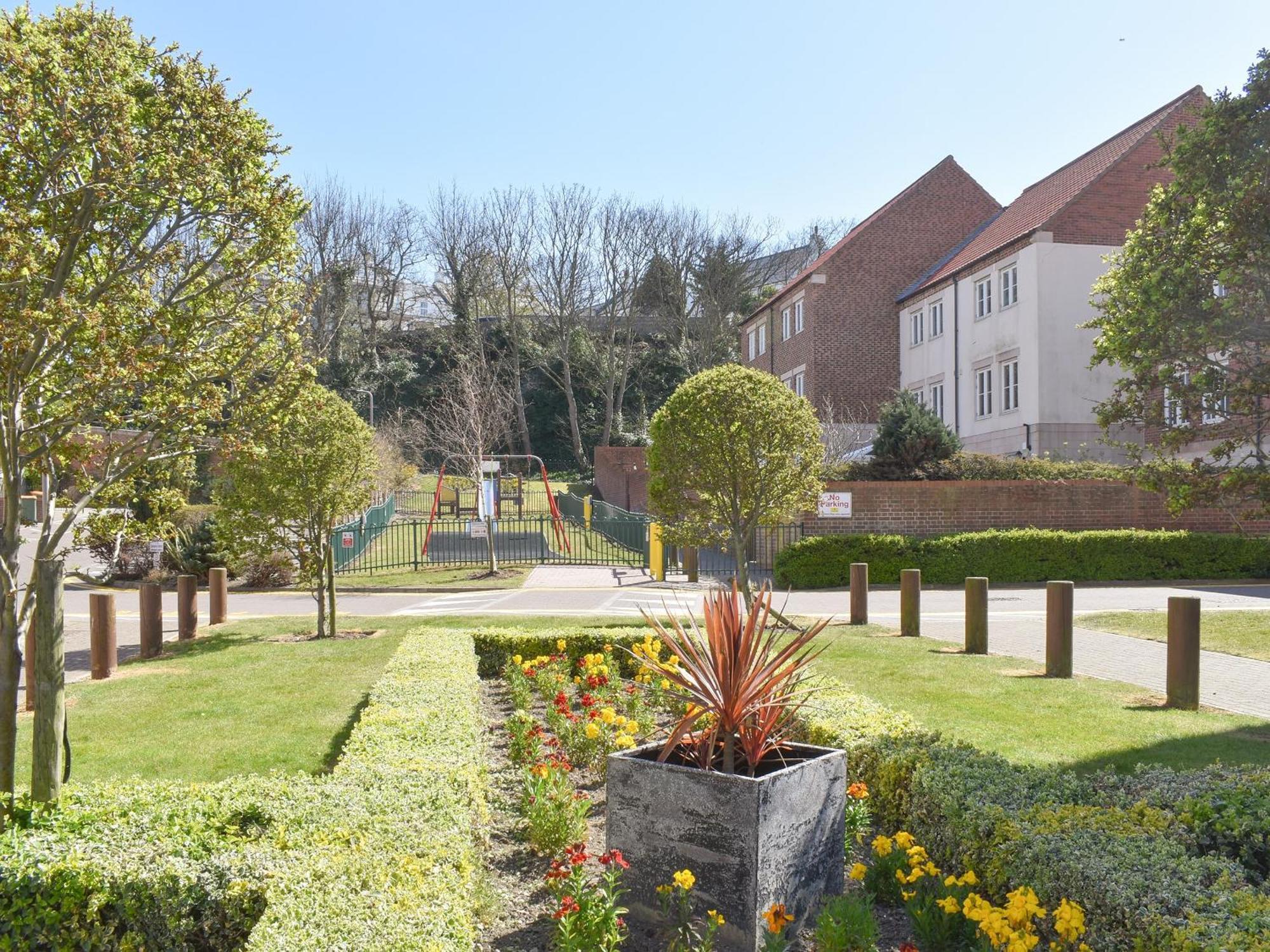 Snugg Villa Whitby Bagian luar foto